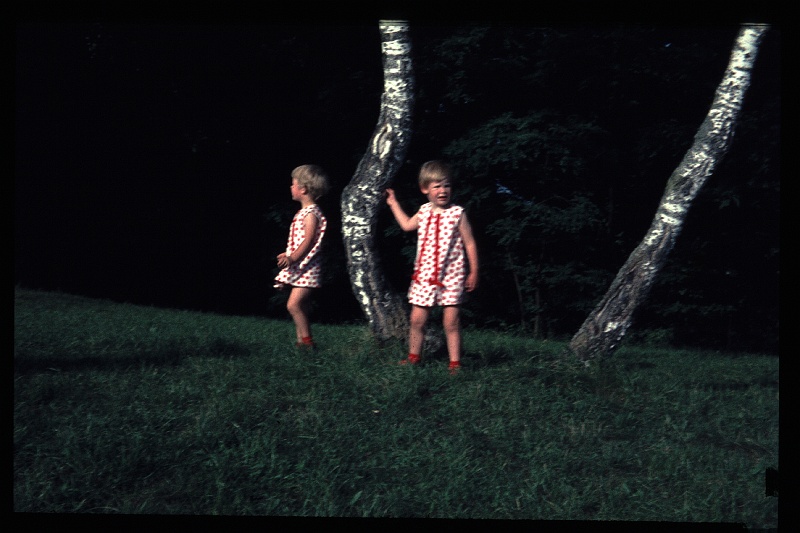 08.Walhalla jul 1966 Brigitte,Marion.JPG